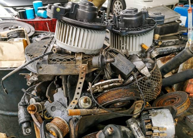 Many car parts are taken out during scrapping, some of which can be reused.